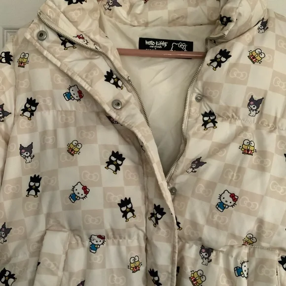 Hello Kitty & friends x forever 21 woman’s puffer jacket, size small - Picture 4 of 7
